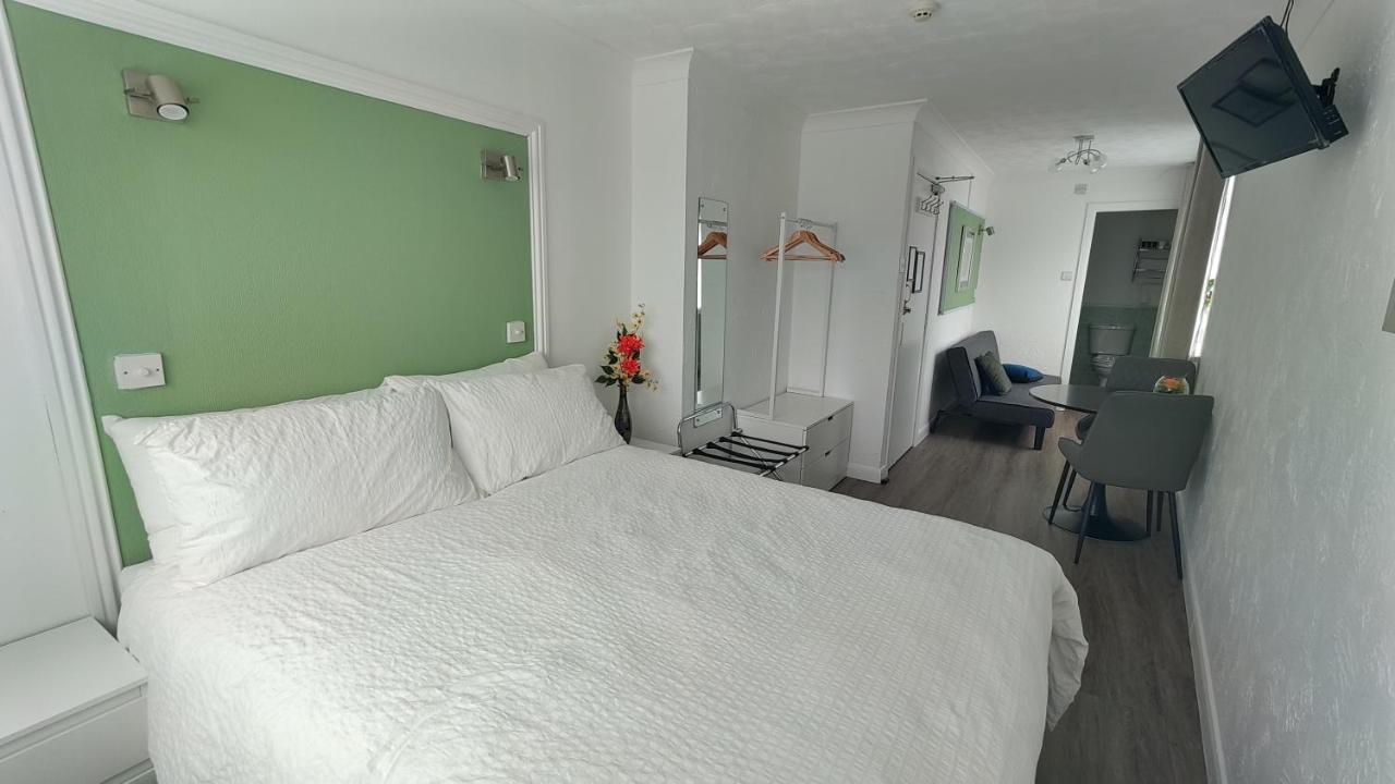Orient B&B Холихед Экстерьер фото