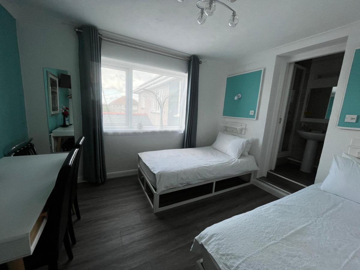 Orient B&B Холихед Экстерьер фото