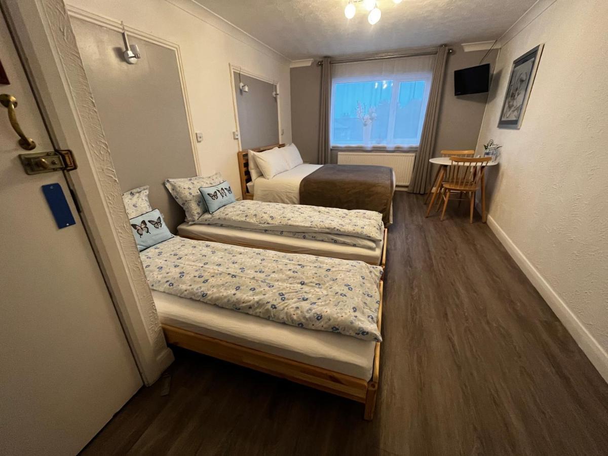 Orient B&B Холихед Экстерьер фото