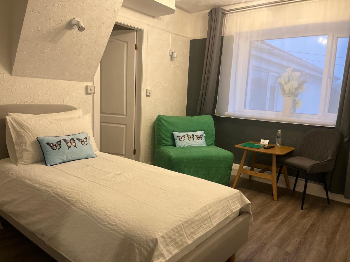 Orient B&B Холихед Экстерьер фото